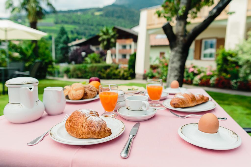 Felsenegg Hotel Налес Екстериор снимка