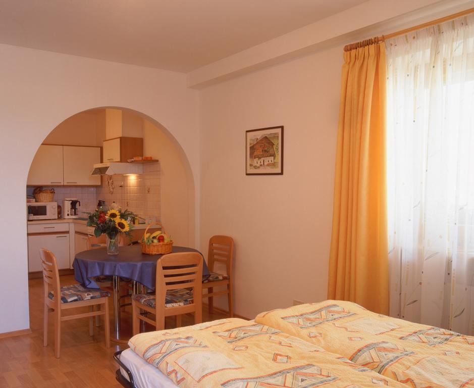 Felsenegg Hotel Налес Екстериор снимка