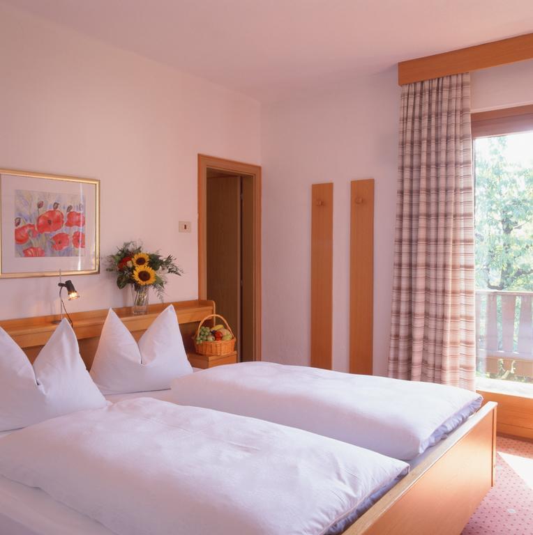 Felsenegg Hotel Налес Стая снимка